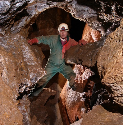 Rob Clyne in the spectacular Barralong Cave, Jenolan